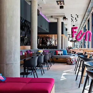 moxy-vienna-airport.vienna-besthotels.com/
